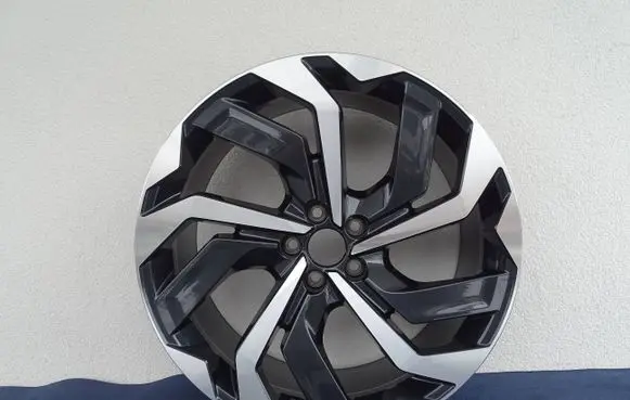 Audi e-tron R21 alloy rim 4KE601025A