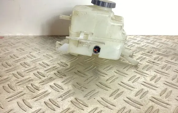 Brake fluid reservoir