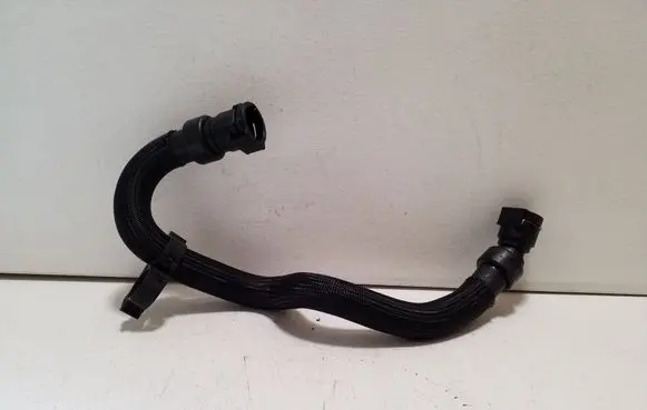 Engine coolant pipe/hose