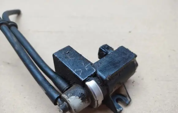 KIA Sorento Turbo solenoid valve 72190316