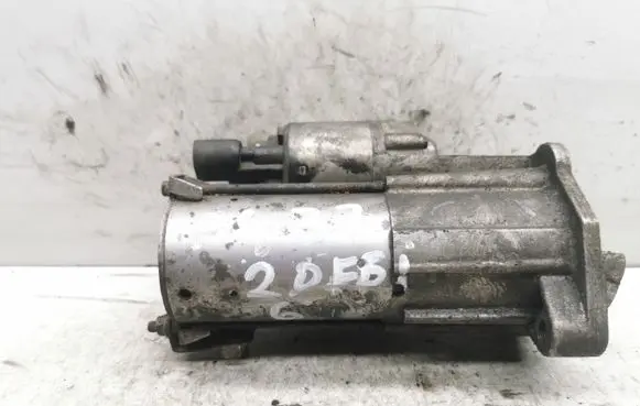 Audi A4 S4 B7 8E 8H Starter motor 06D911023A