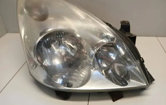 Toyota Corolla Verso AR10 Headlight/headlamp