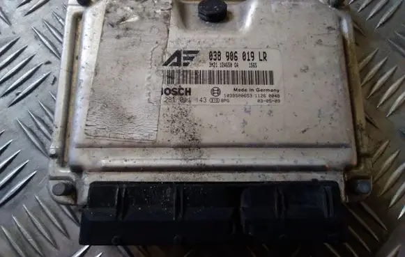 Ford Galaxy Engine control unit/module 038906019 0281011143 1039S00653