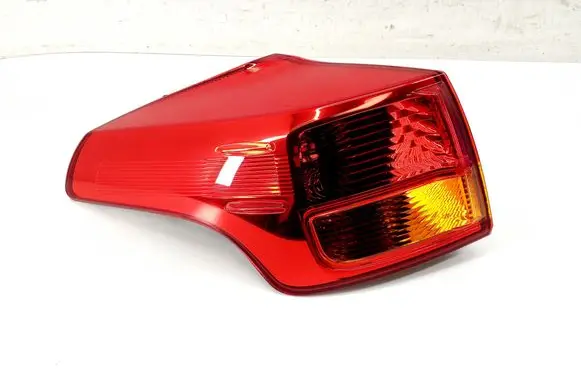 Toyota RAV 4 (XA40) Rear/tail lights