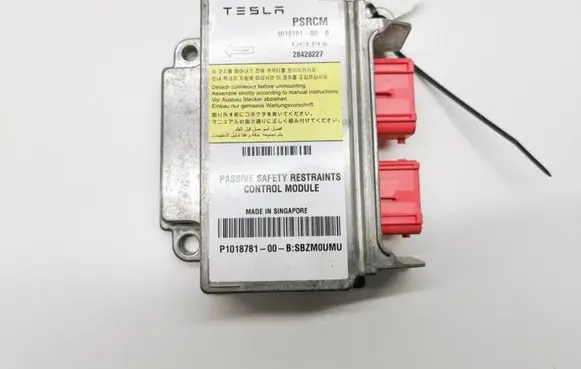 Tesla Model S Airbag control unit/module 1018781-00-B