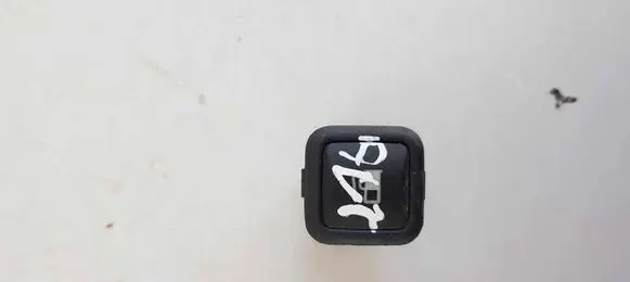 Volkswagen Golf IV Fuel tank opening switch 3B0959833A