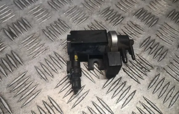 Mercedes-Benz A W169 Turbo solenoid valve 0051535528 A0051535528