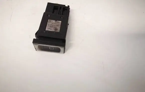 Volkswagen PASSAT B5.5 Windscreen/window heater switch 3B0959621C