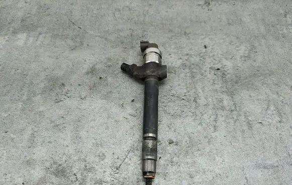 Peugeot Boxer Fuel injector 6C1Q9K546ACDENSO