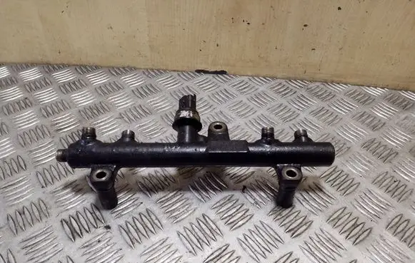 Ford Kuga I Fuel main line pipe
