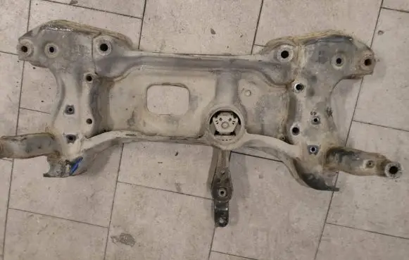 Volkswagen Golf VI Front subframe