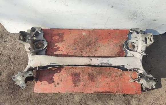 Renault Megane III Rear axle beam 