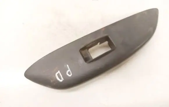 Toyota Yaris Front door window switch trim 