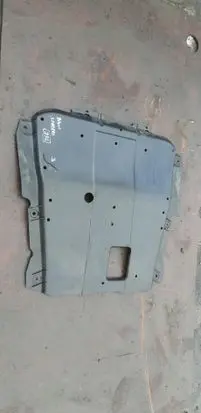 Dacia Sandero II Engine splash shield/under tray 758904911R