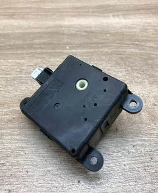 Nissan X-Trail T30 Air flap motor/actuator 3J11030820 040702
