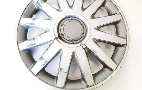 Ford Ka R15 wheel hub/cap/trim cf80604 cf80-604