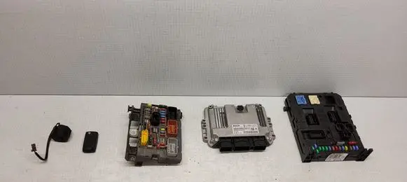 Citroen C5 Engine ECU kit and lock set 9664843780 0281013872 281197595