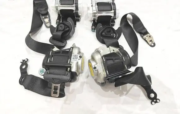 Mercedes-Benz GLC C254 Front seatbelt 2548604001994