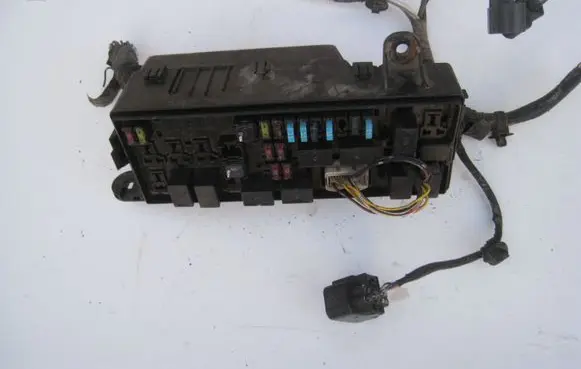 Mitsubishi L200 Fuse module