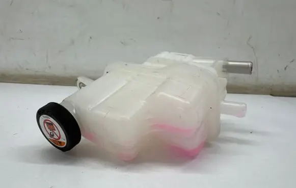 Coolant expansion tank/reservoir