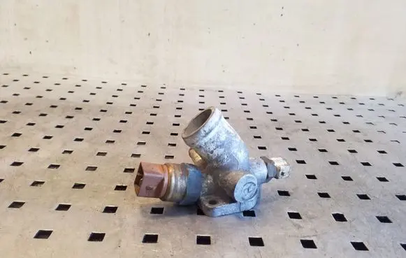 Audi A6 S6 C4 4A Engine coolant pipe/hose