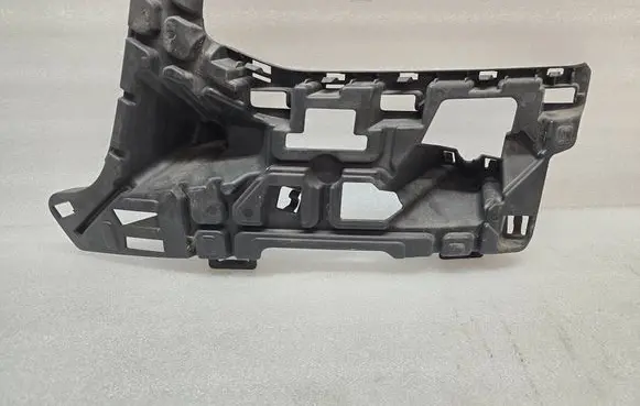 Volvo XC90 Front bumper mounting bracket 31353370