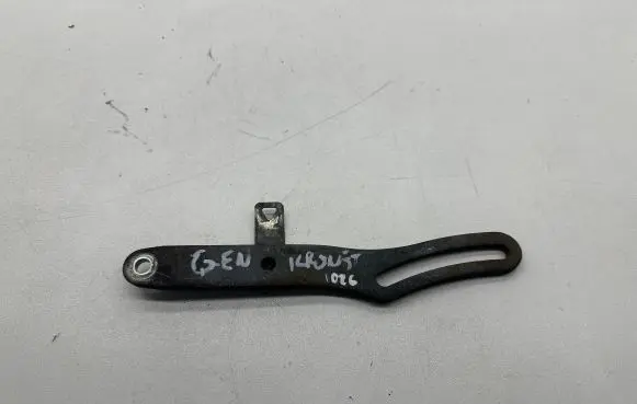 Toyota Yaris Generator/alternator bracket 