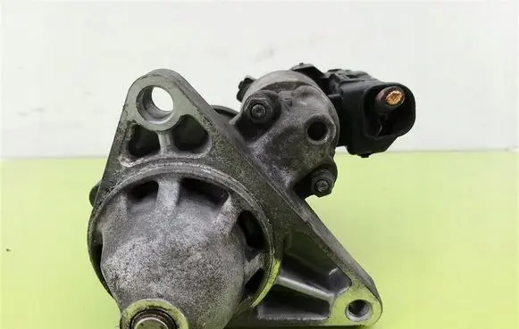 Toyota Yaris Starter motor 281000N040