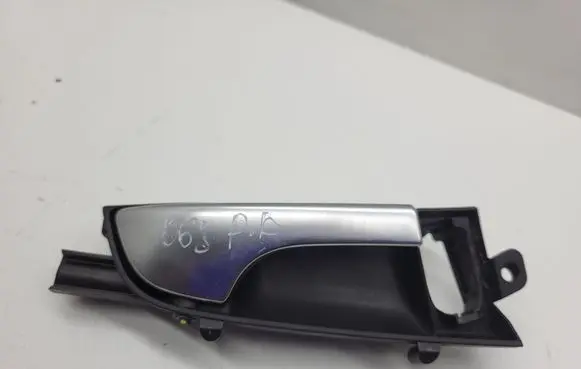 Audi A3 S3 8P Front door interior handle 8P3867020