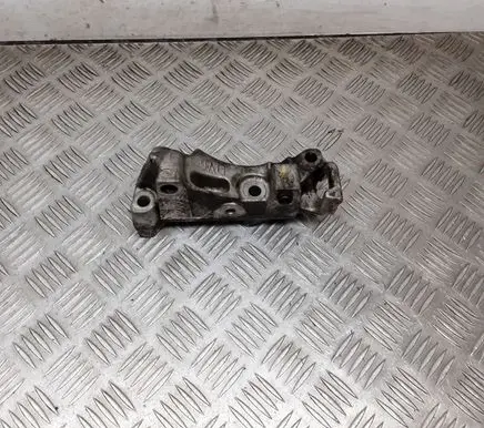 Peugeot 307 Engine mounting bracket 9645382880