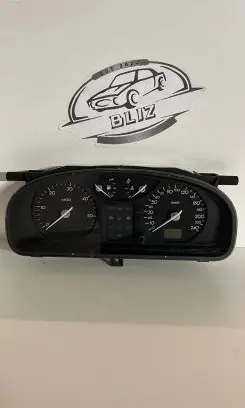Renault Laguna II Speedometer (instrument cluster) 8200218863 501018550077 7L0M5692