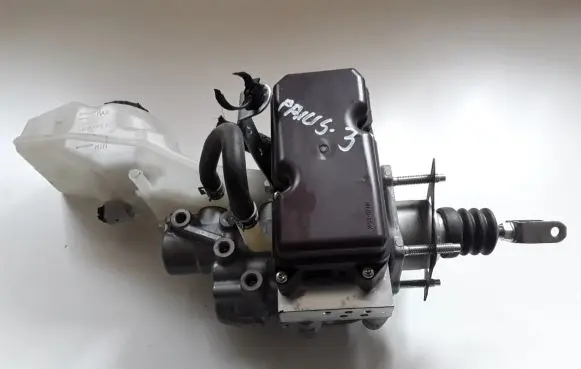 Toyota Prius (XW50) ABS Pump 4721047210