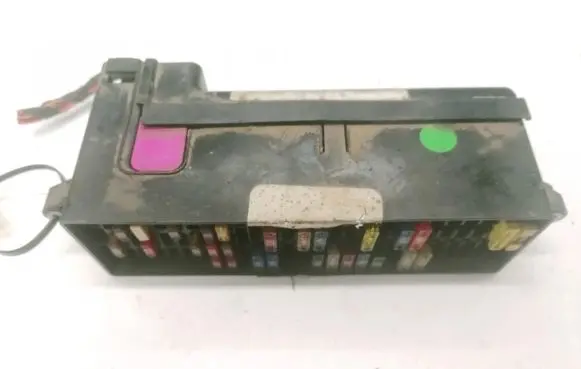 Volkswagen Touran I Fuse box set 1t1970005 1t1970076