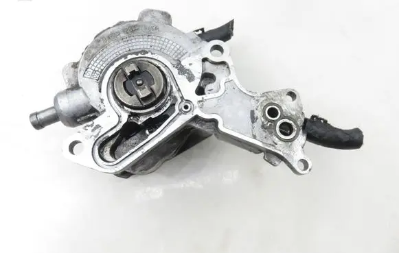 Volkswagen Golf IV Vacuum pump 038145209A