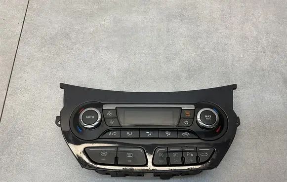 Ford Kuga II Climate control unit DV4T18C612AE