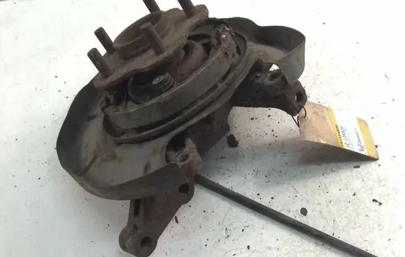Nissan X-Trail T30 Rear wheel hub 