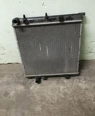 Peugeot 208 Coolant radiator 870860300