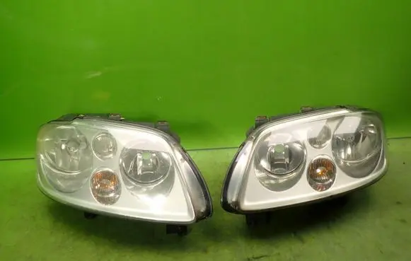 Volkswagen Touran I Headlights/headlamps set 