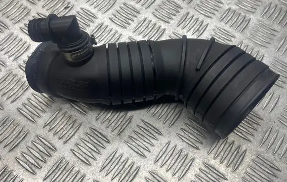 Audi A6 S6 C5 4B Turbo air intake inlet pipe/hose 4B0129627A PX04164683