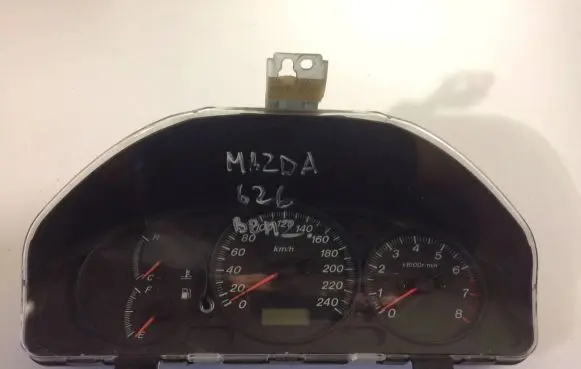 Mazda 626 Speedometer (instrument cluster) GG2NC