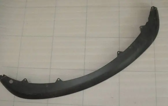Front bumper lip