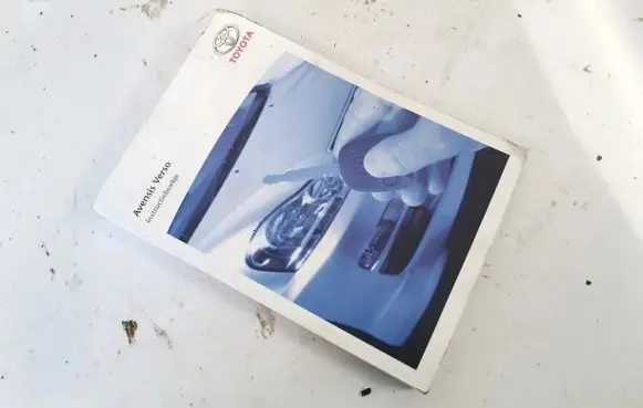 Toyota Avensis Verso Owners service history hand book 