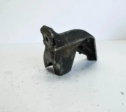 Audi A6 S6 C6 4F Engine mounting bracket 4F0199307N