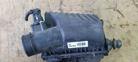 Opel Karl Air filter box