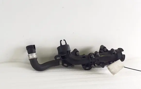 Coolant pipe/hose