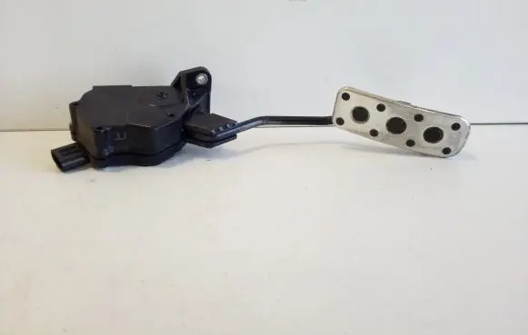 Lexus CT 200H Accelerator throttle pedal 781076031