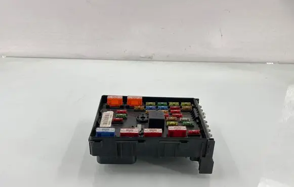Volkswagen PASSAT B6 Fuse module 3C0937125 63592777