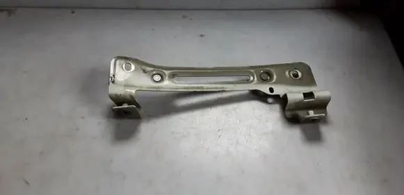 Audi Q7 4M Fender mounting bracket 4M0821431