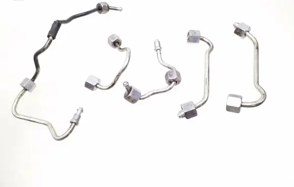 Fuel injector supply line/pipe
