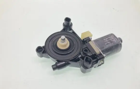 Audi Q3 F3 Front door window regulator motor 5Q0959802C